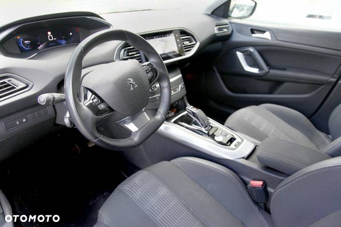 Peugeot 308 - 13