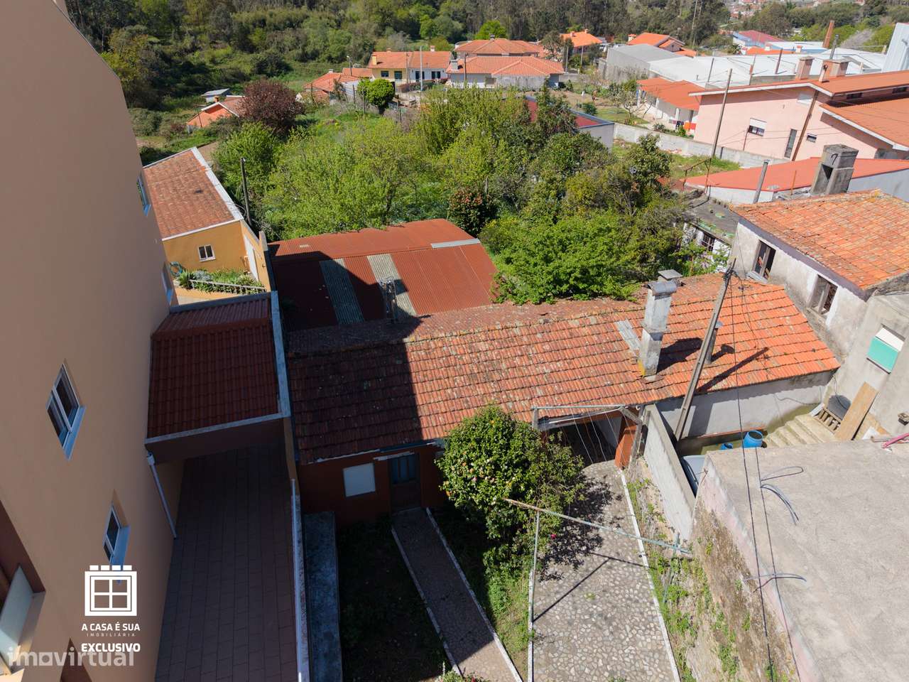 Moradia com duas habitações independentes em Lourosa - Exclusivo-42