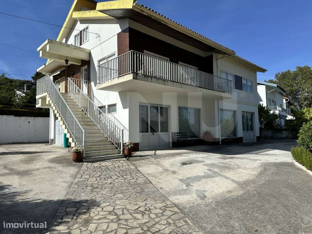 Moradia T3 com logradouro e anexo - Bairro do Espertim, Covilhã-5