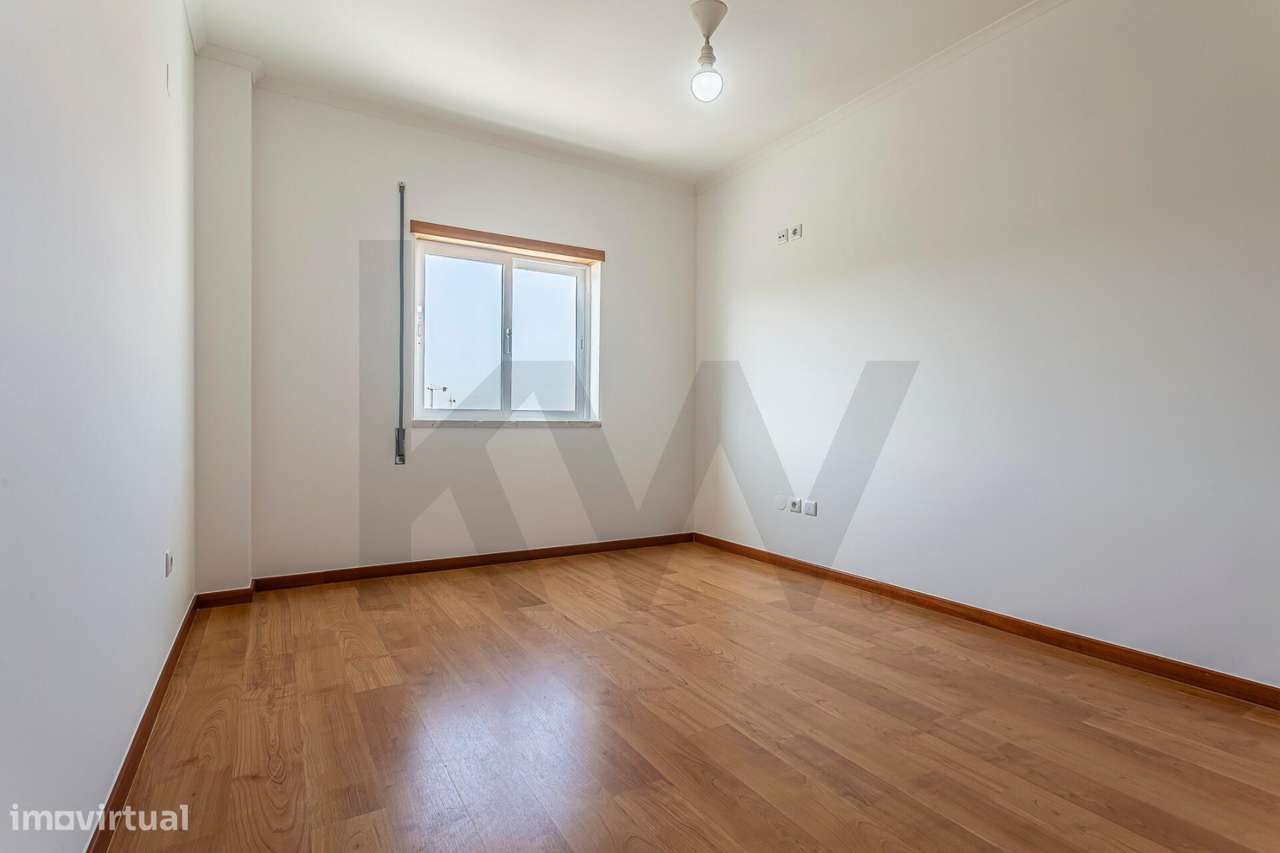 Apartamento T3 Duplex com aproveitamento superior | 5 Quartos | Garage-15