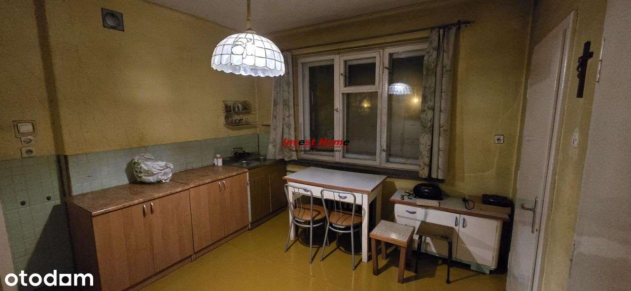 Solidny dom w dobrej lokalizacji.-11