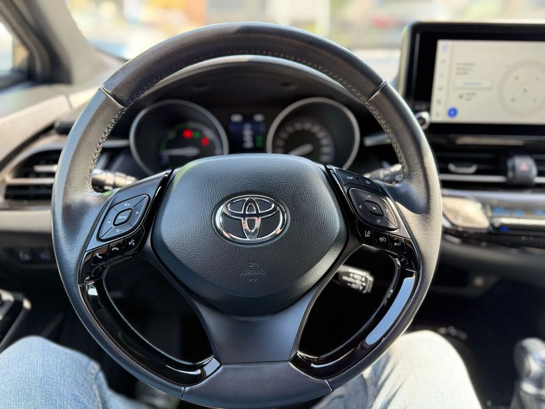 Toyota C-HR 1.8 HSD 122 CP 4x2 CVT Cult - 11