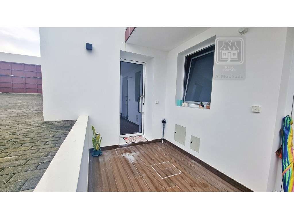 VENDA de APARTAMENTO T2 como NOVO - centro cidade Ponta Delgada (Sã...-38