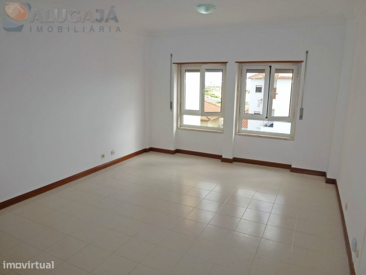 Porto Salvo/Vila Fria - Apartamento T1 com excelente exposição solar