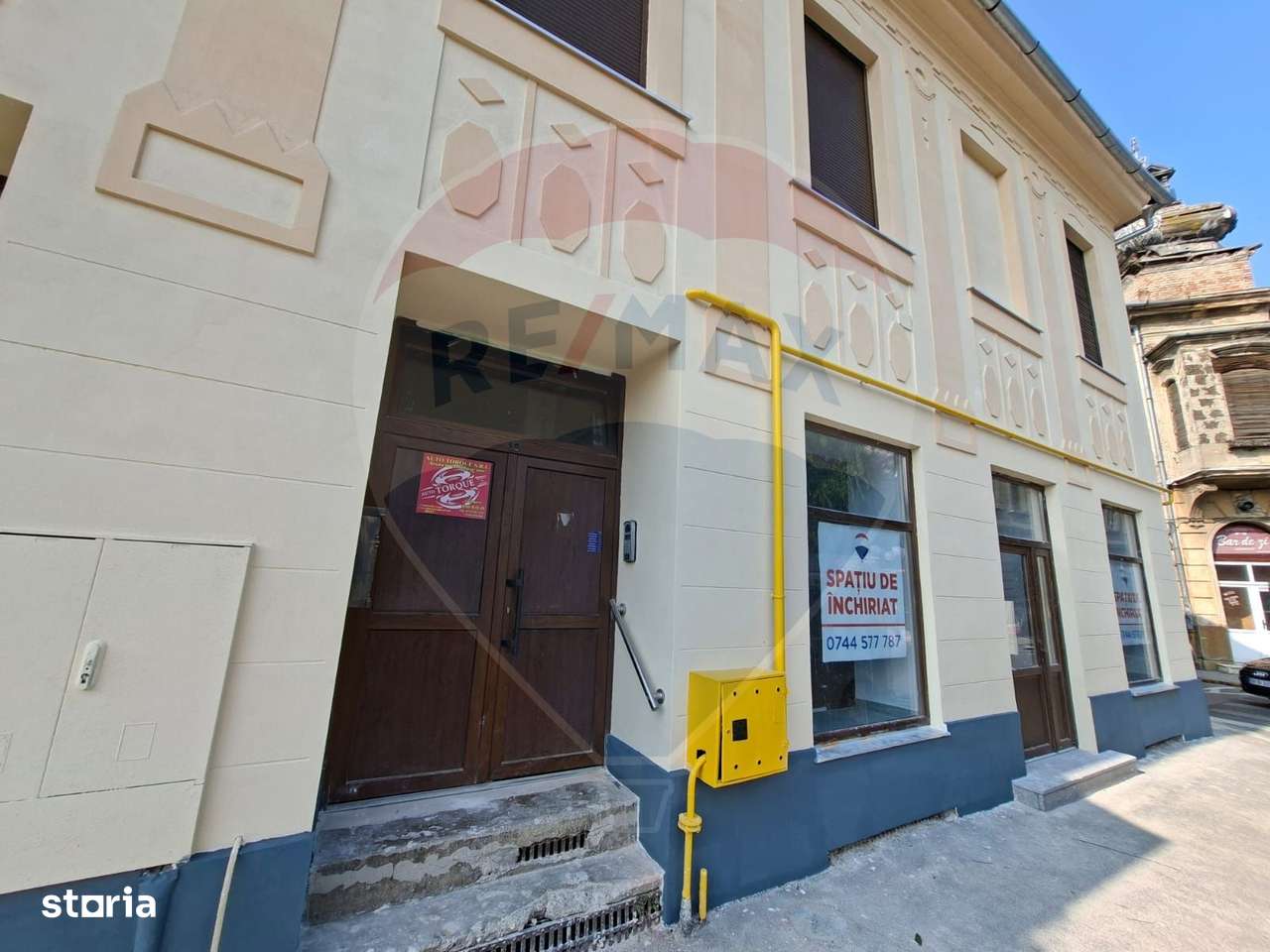 Spațiu comercial 75 mp  Piata Catedralei. Vitrină si acces din stradă - Imagine principală: 5/15