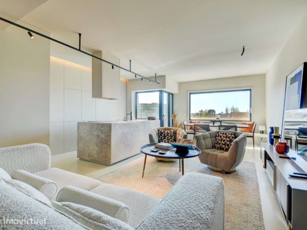 Apartamento T2 Na Avenida Da Boavista Virado A Poente