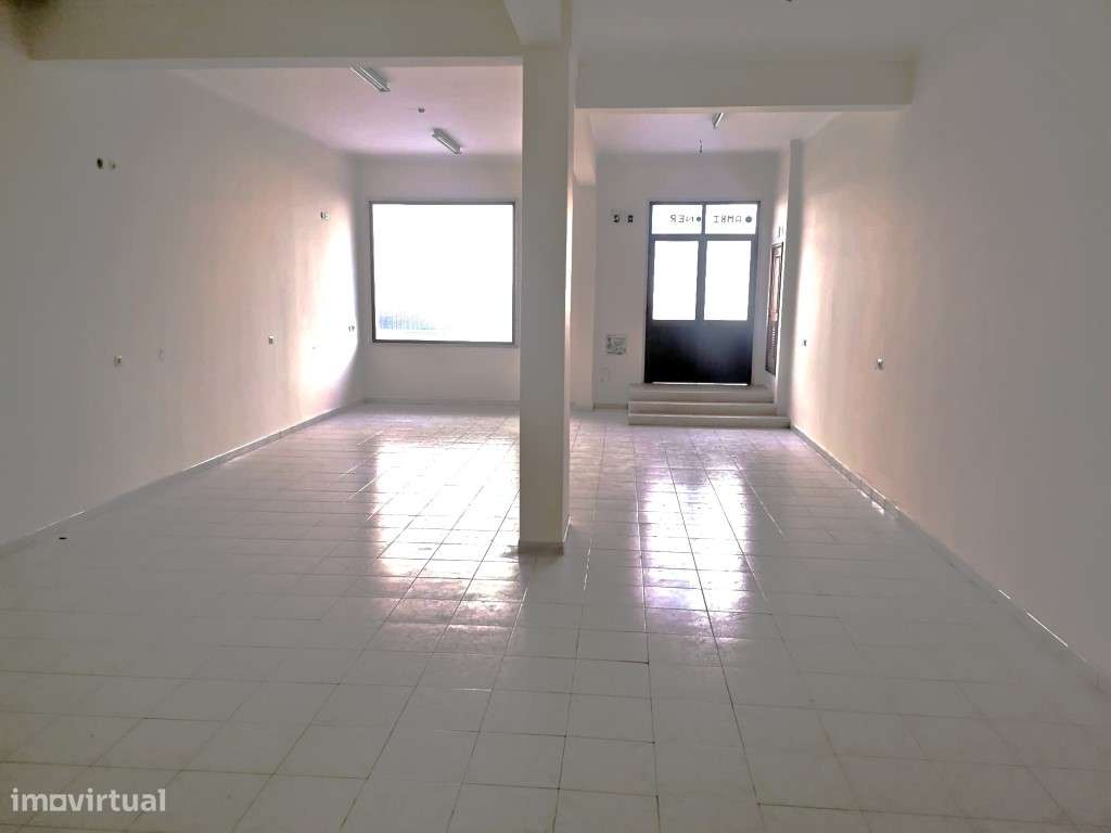 LOJA C/ SAÍDA FUMOS, CASAL COTÃO, SÃO MARCOS-7