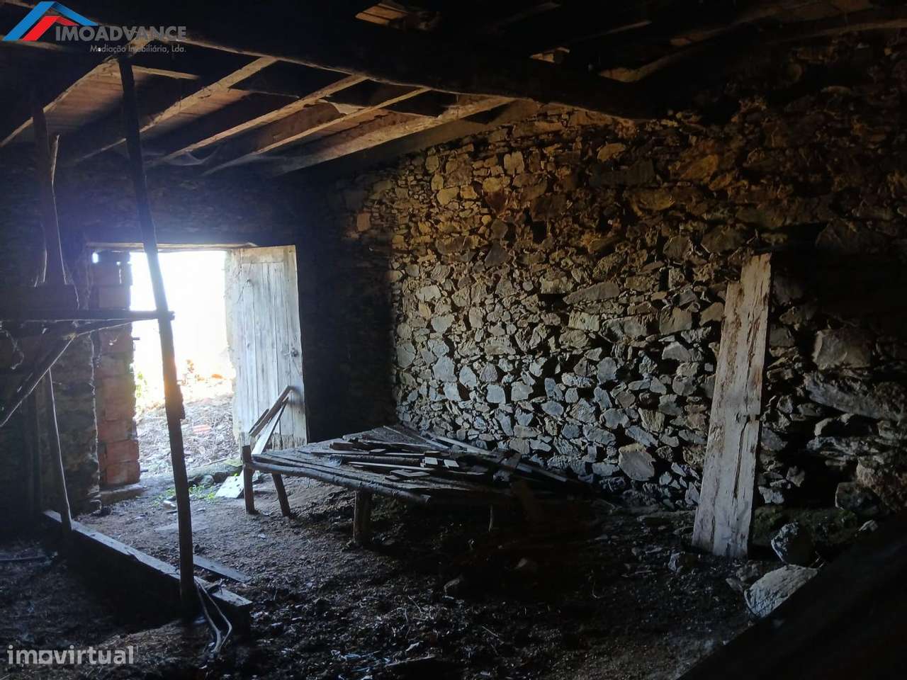 Casa para Recuperar com Terreno e Lagar em Lorvão, Penacova, Coimbra-26