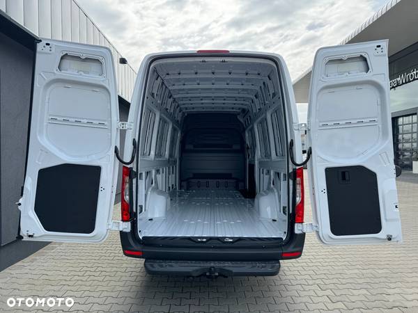 Mercedes-Benz Sprinter - 30