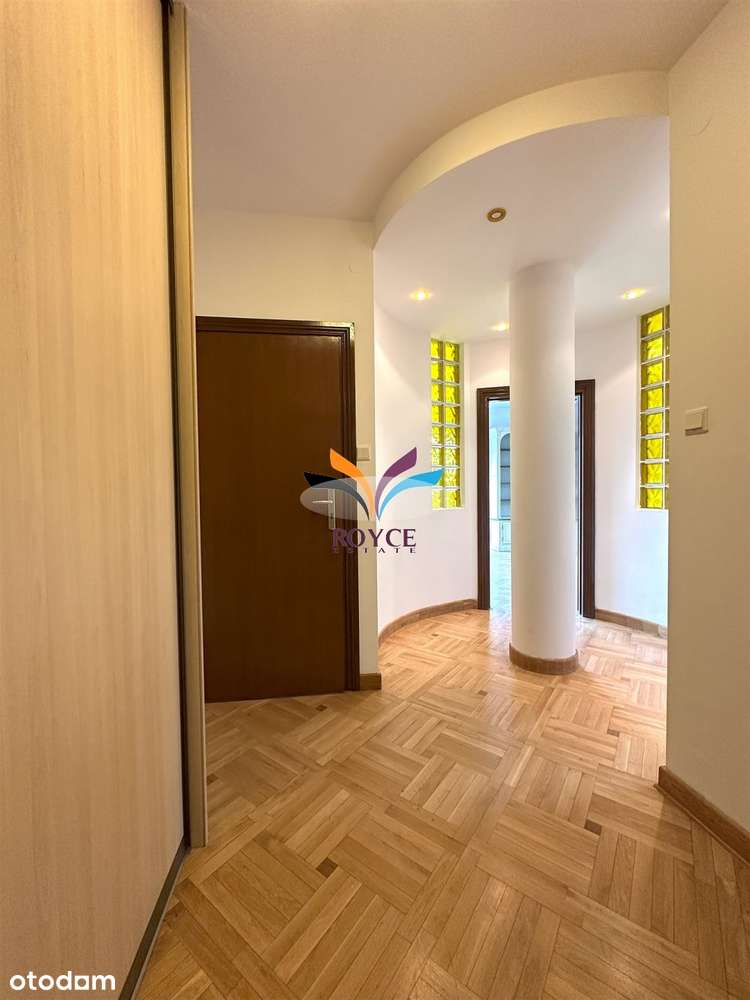 Mokotów ul. Śródziemnomorska 120 m2 garaż komórka-4