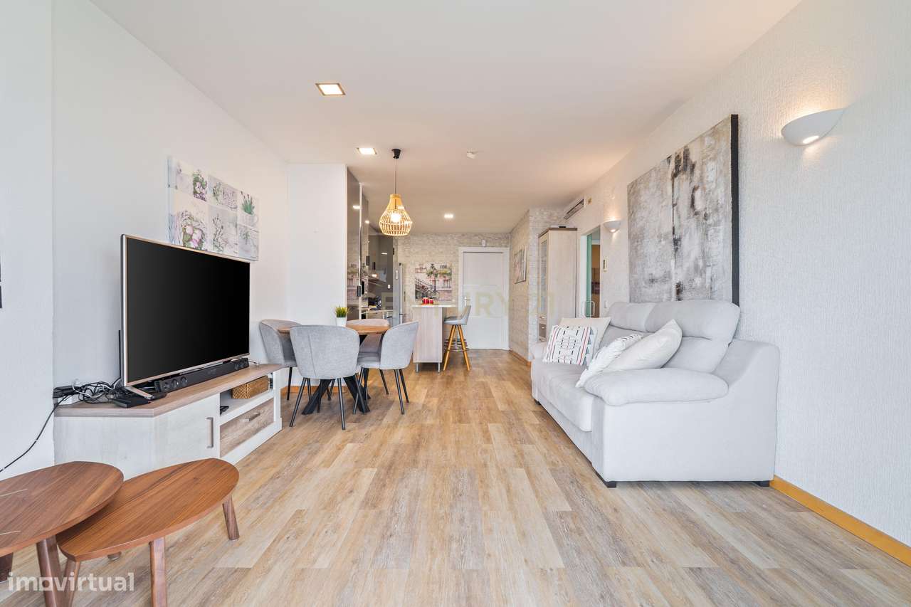 Apartamento T1+1 com vista mar na Marina de Vilamoura - Grande imagem: 2/29