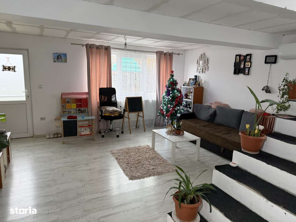 Casă spațioasă și teren generos 5 camere - Imagine principală: 4/5