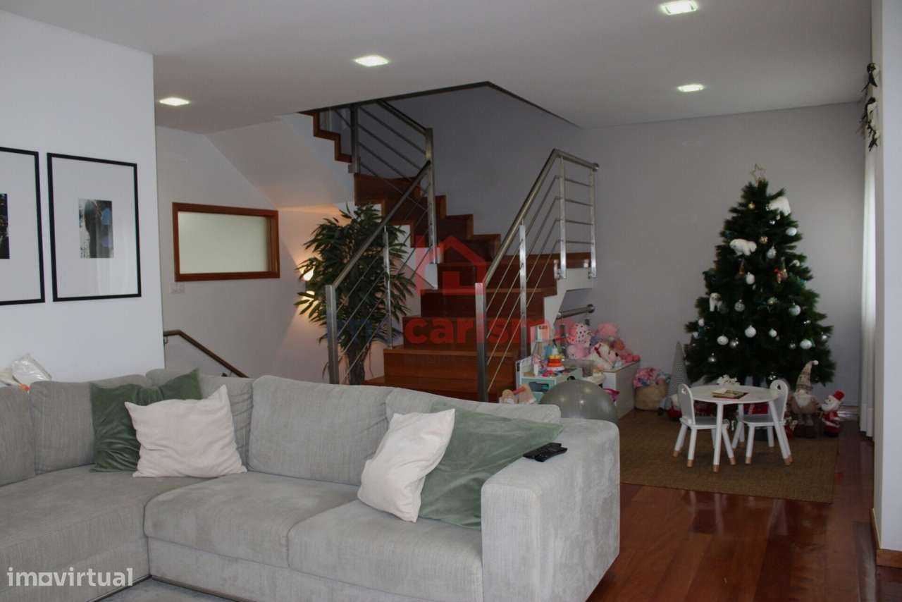 Moradia em Banda T3 em Vila das Aves, Santo Tirso - Grande imagem: 3/22