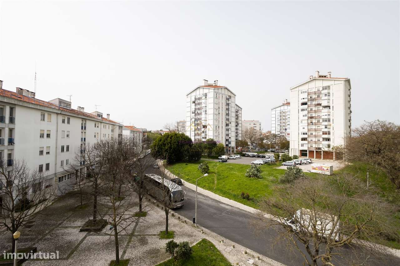 T3 Renovado Olivais com Vista Rio-17