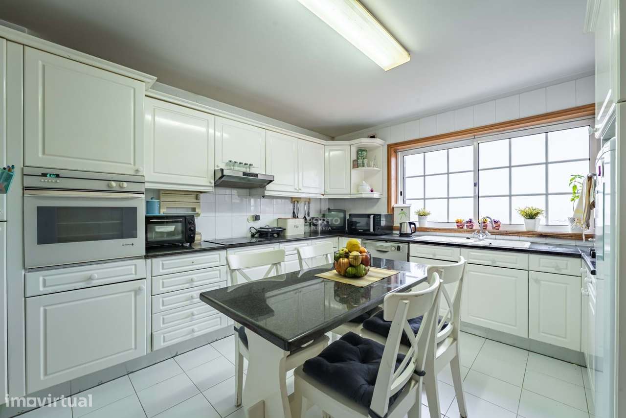 Apartamento T4, em zona Prime de Gaia, na Rua de D.Dinis.-9