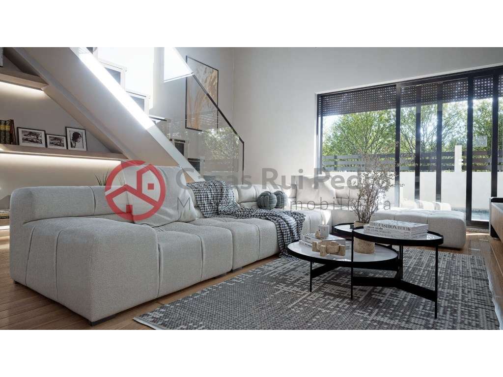 Moradia T3+1 de dois pisos com Piscina e Pérgula, Fernão Ferro - Grande imagem: 4/14