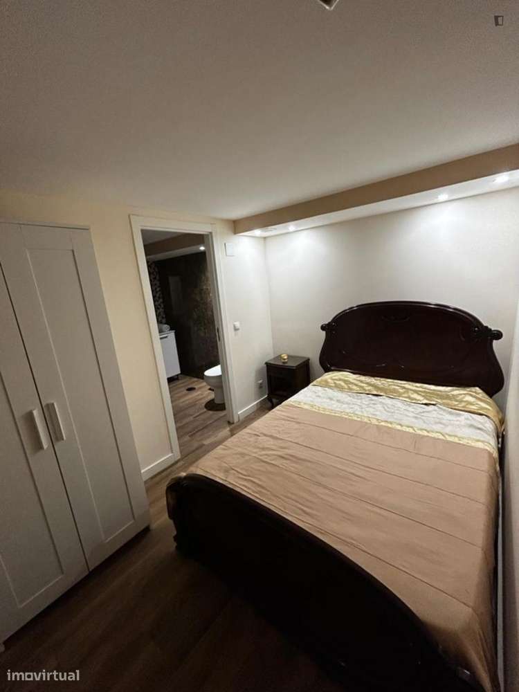 Quarto - localizado em Lisbon - Grande imagem: 2/10