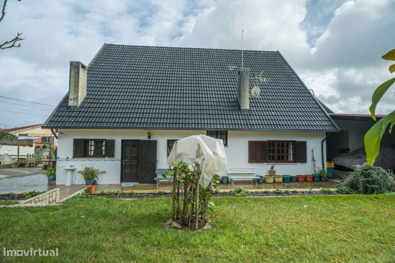 Moradia T4 de Arquitetura Francesa em Serém – Macinhata de Vouga-29