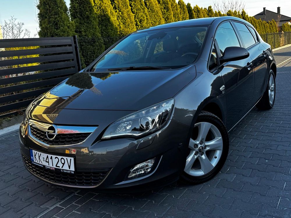 Opel Astra J 1.6 Automatik 150 Jahre 2012
