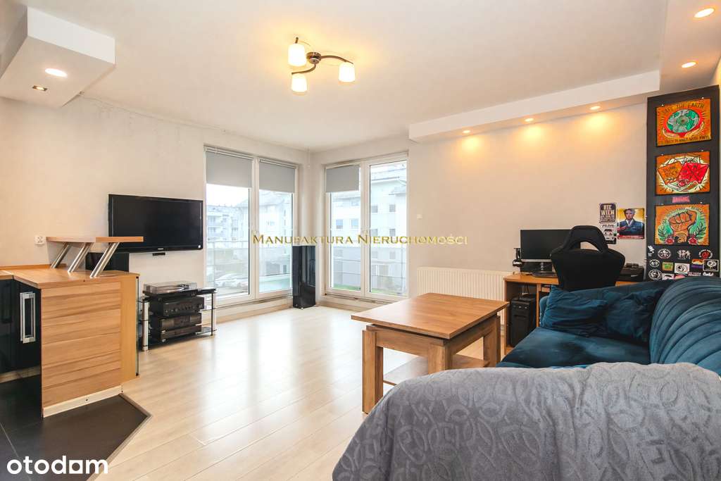 3 pokojowe mieszkanie z narożnym balkonem!-0