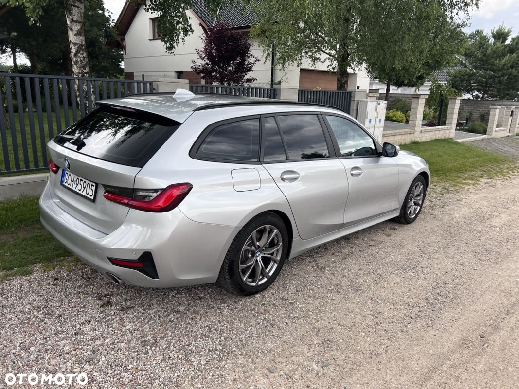 BMW Seria 3 318d Touring Advantage - 10