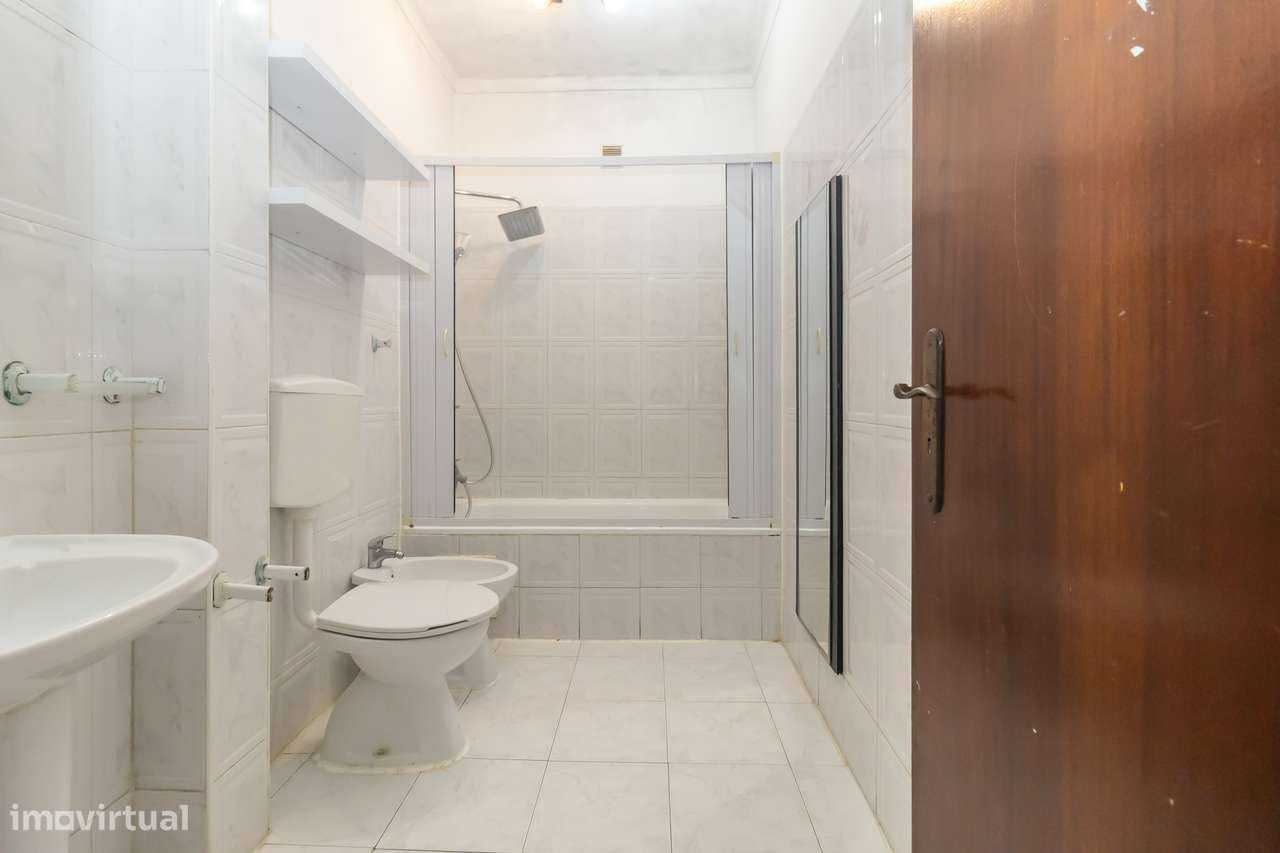Apartamento de 4 assoalhadas na Amora-16