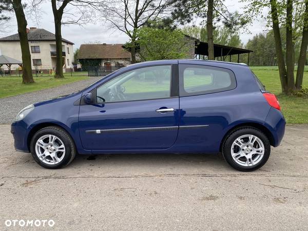 Renault Clio 1.5 dCi FAP Dynamique - 8