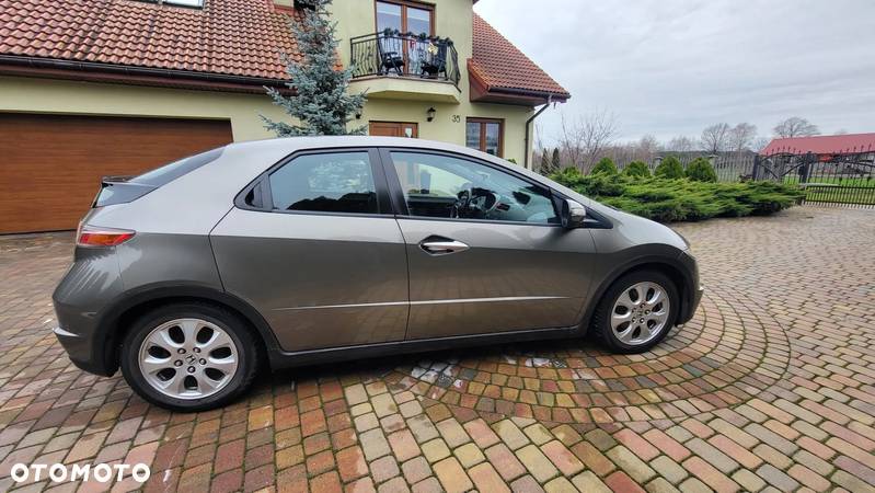 Honda Civic 1.8 Executive - 9