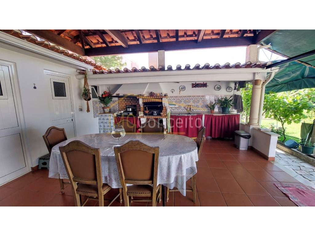 Moradia Bi- Familiar | Piscina |Terreno | Garagem Fechada | Entronc... - Grande imagem: 5/35