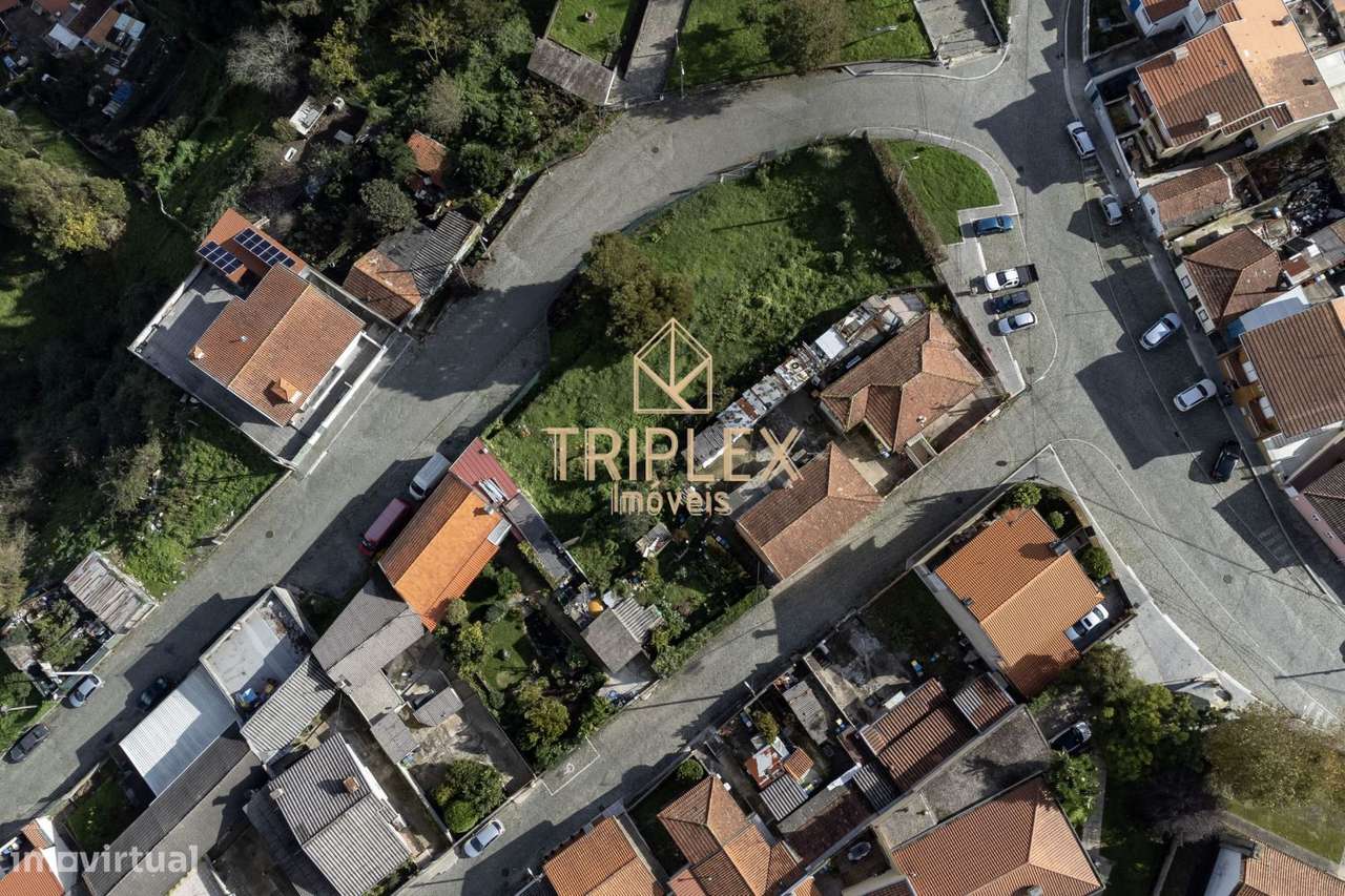 Casa com 3 inquilinos e Terreno -  Monte Sta Cruz-23