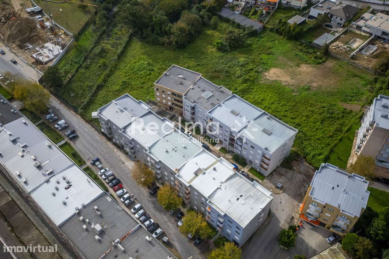 Apartamento T3 Areal- Totalmente Renovado-37