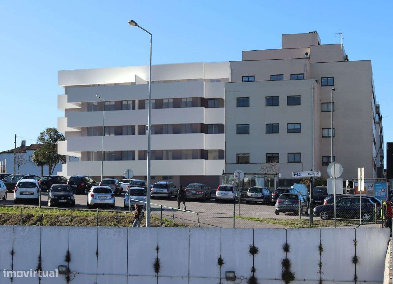 APARTAMENTO  T3  -  3º andar  -  Fracção "P" - Grande imagem: 5/29