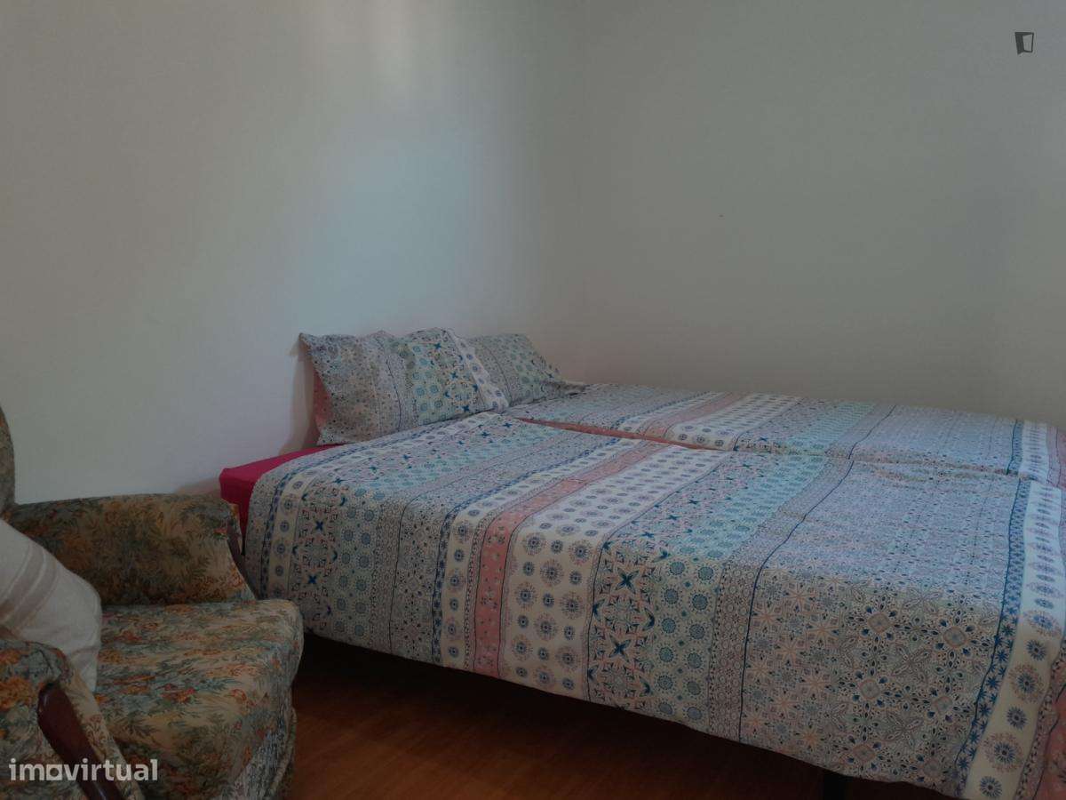 Quarto - localizado em Baixa de Santa Clara Coimbra - Grande imagem: 3/10