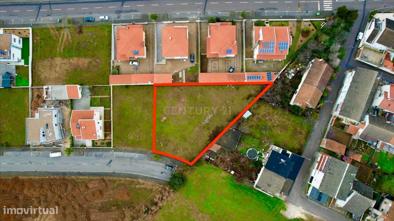 Terreno para Construção de Moradia Isolada – 1294 m² próximo do Centro - Grande imagem: 2/10