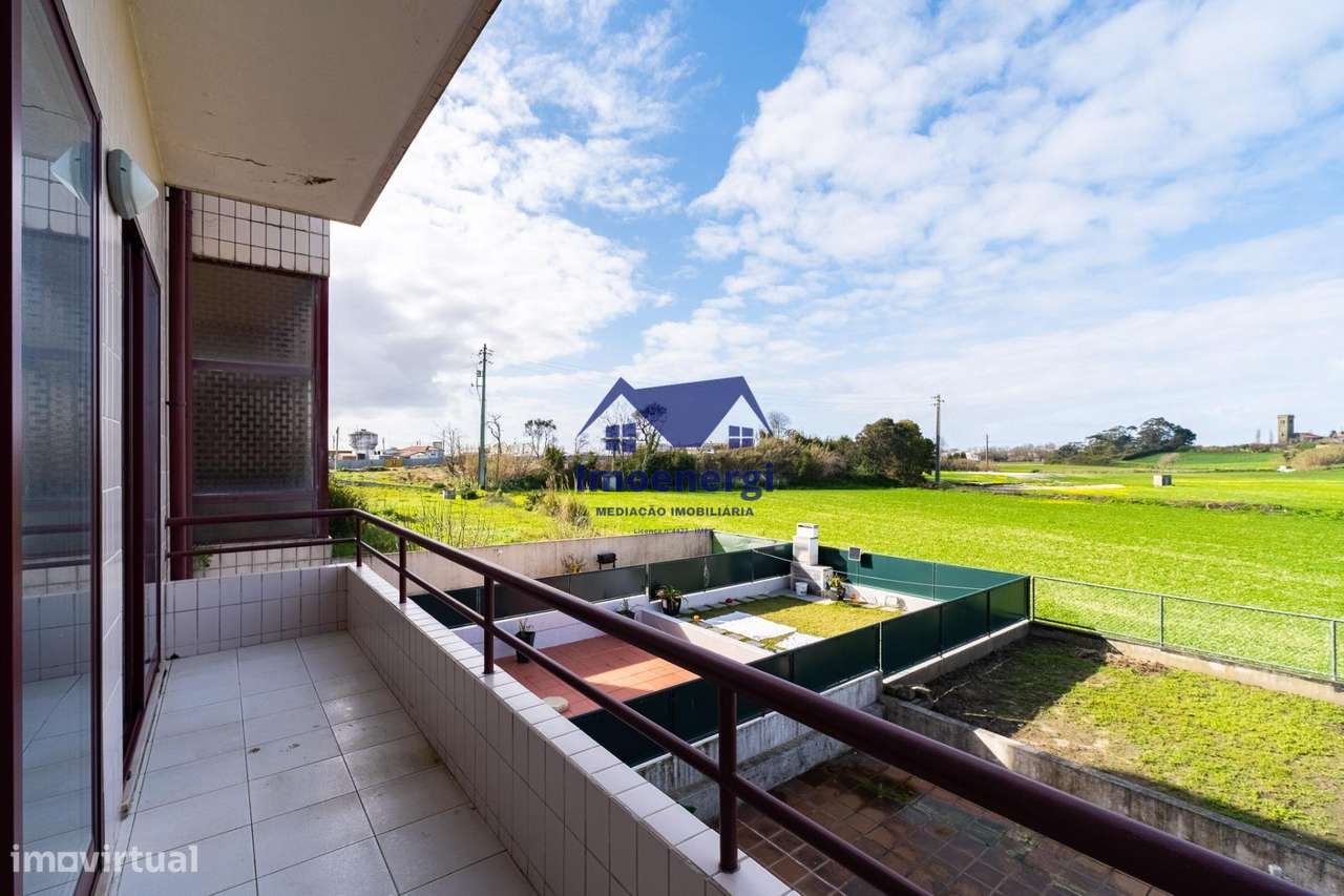 Excelente apartamento T3 - Árvore-13