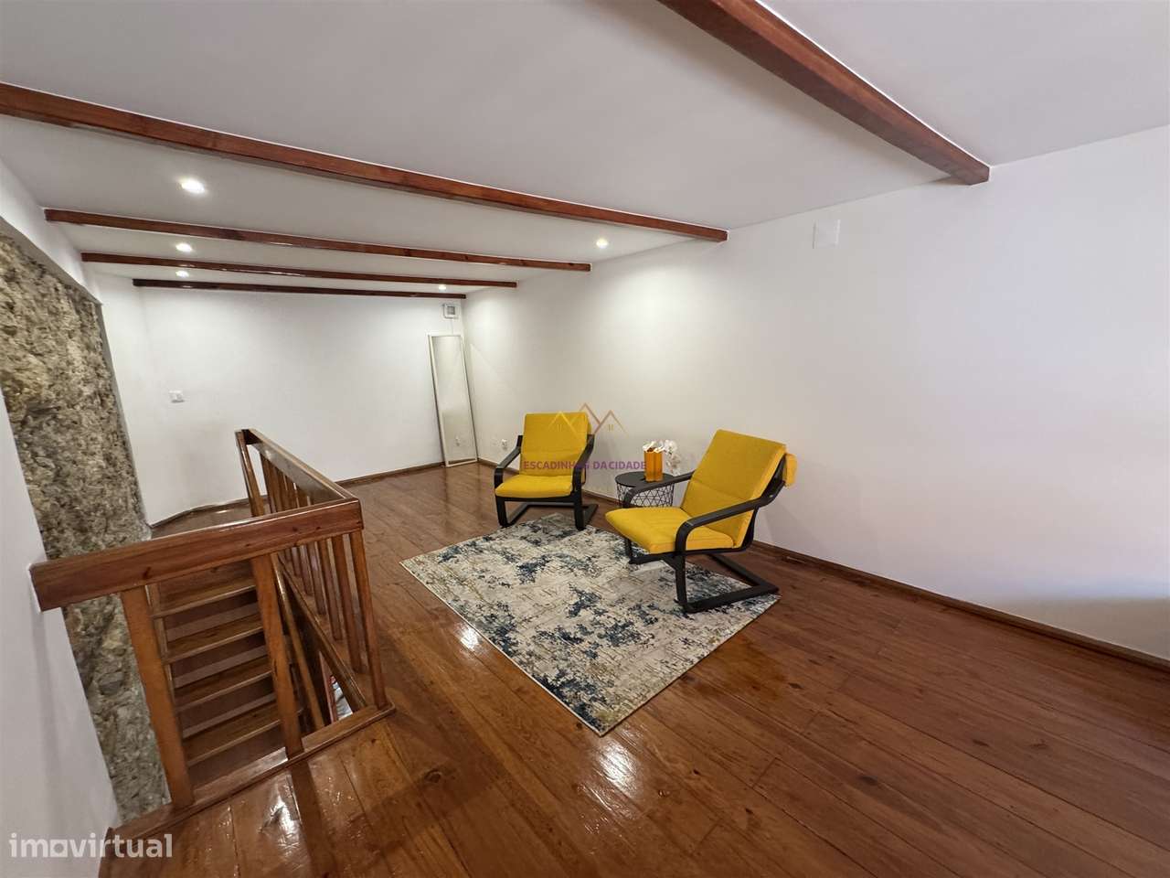Charme Histórico com Toque Moderno – T1 Mezzanine junto ao Castelo de - Grande imagem: 5/21