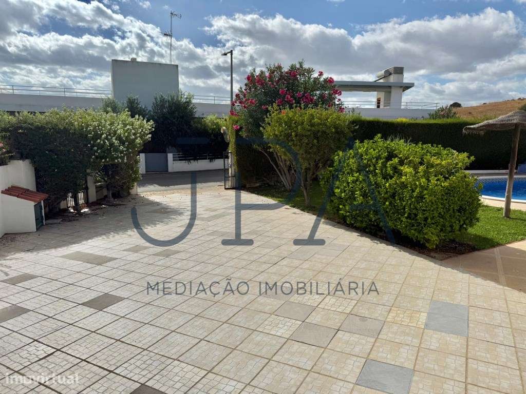 Moradia Isolada V4 +1 com Piscina e Garagem,Quinta do Sobral-35