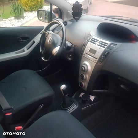 Toyota Yaris 1.3 VVT-i Luna - 24