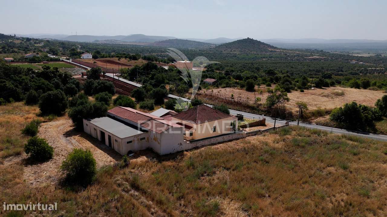 Moradia com espaço comercial - Grande imagem: 4/22