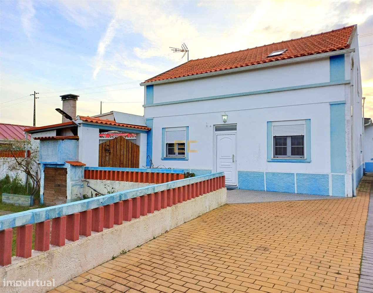 Moradia T8, com piscina e terreno, para venda na Figueira da Foz - São-1