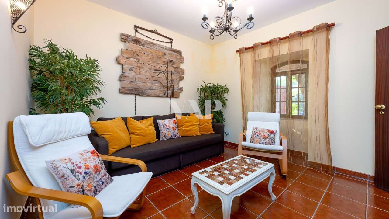 Duas Moradias T3 Independentes com Piscina e Jardim em Boliqueime - Grande imagem: 4/49