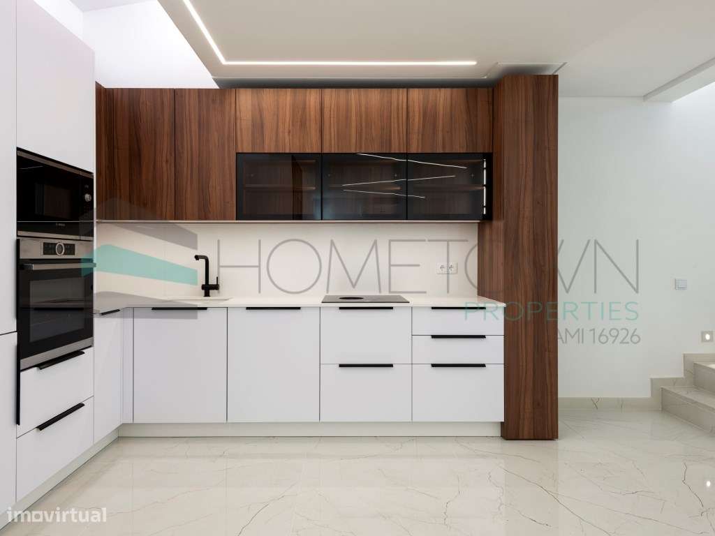 Fantástica Moradia T3 Renovada - A Apenas Minutos da Praia e Praça,... - Grande imagem: 2/29