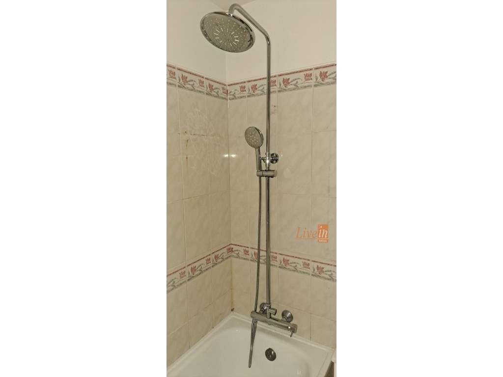 Apartamento T2 Totalmente Remodelado na Tapada das Mercês-15