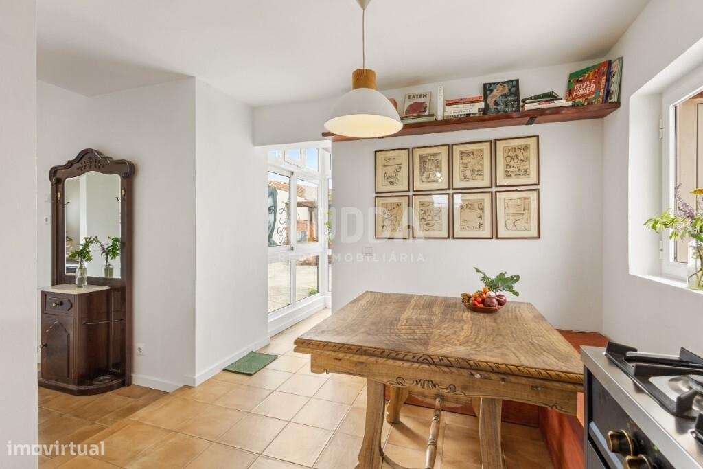 Moradia térrea T3 com anexos e terreno no Campo/Caldas da Rainha-15