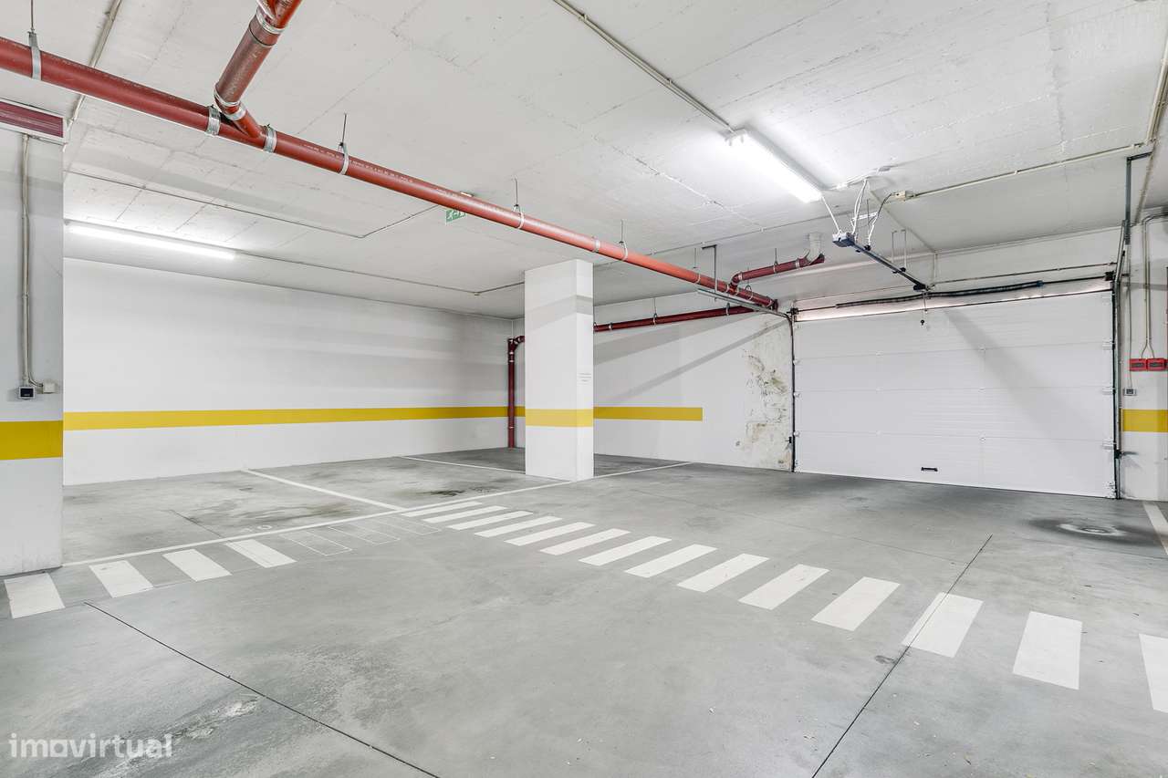 T3 nas Laranjeiras com Parqueamento e Arrecadação-21