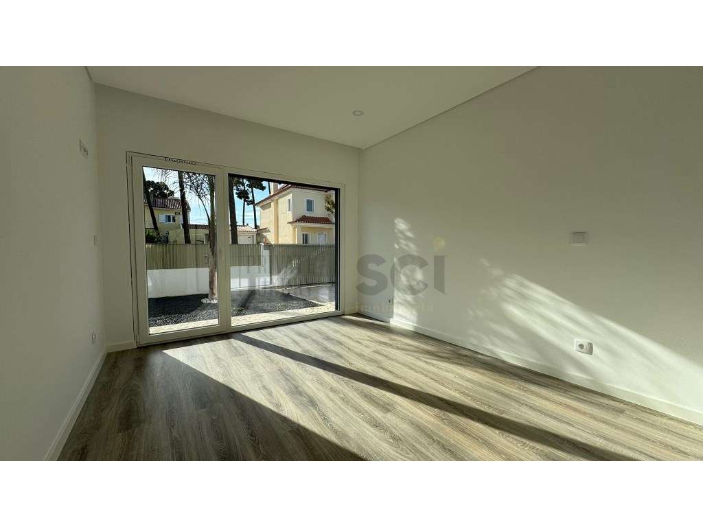 Moradia T4 Térrea Azeitão Piscina e Garagem 460 M2 de Terreno - Grande imagem: 4/21