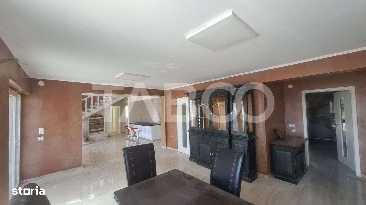 Casa de vanzare 405 mp utili 2 garaje 250 mp terase Slimnic Sibiu - Imagine principală: 3/19