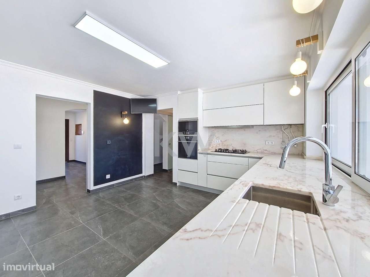 Moradia com 6 quartos, piscina aquecida, anexo e terreno com 2500m2 em-17