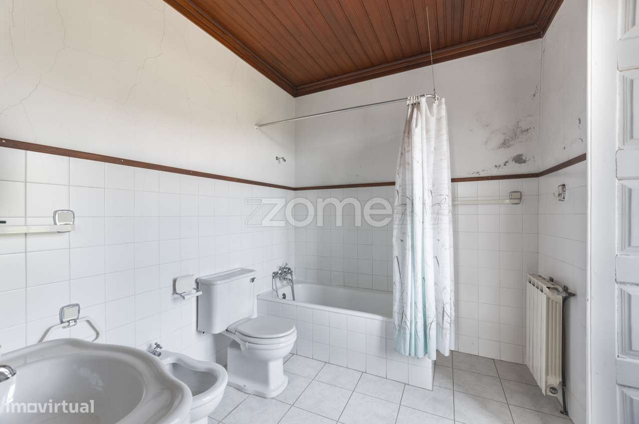 Quinta centenária com solar + duas moradias e capela - Grande imagem: 5/35