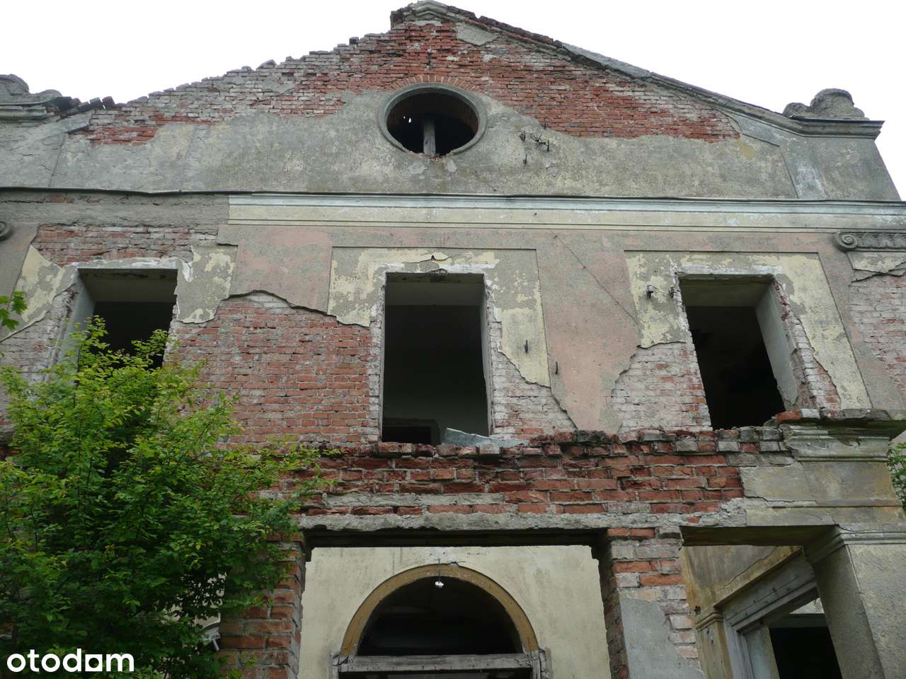 Zabytkowy Dwór z Parkiem-12